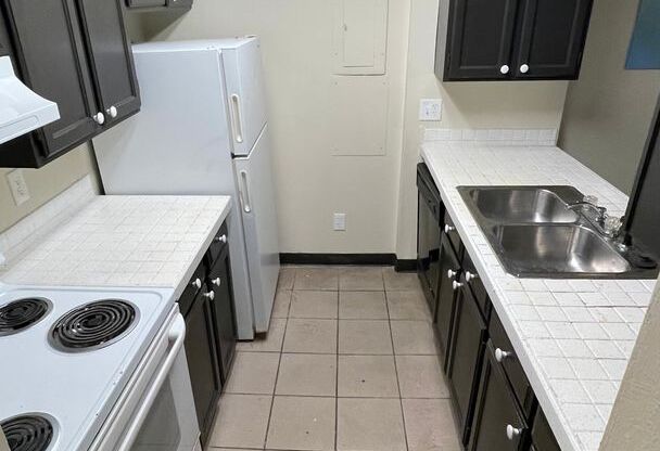 2 beds, 1 bath, $1,500