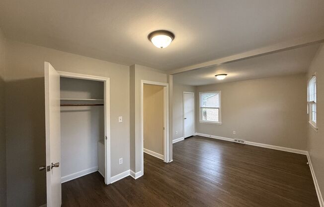 2 beds, 1 bath, $1,925