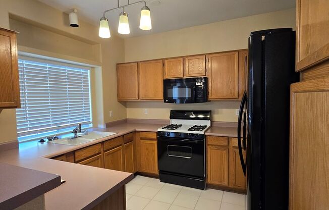 2 beds, 2 baths, $1,550