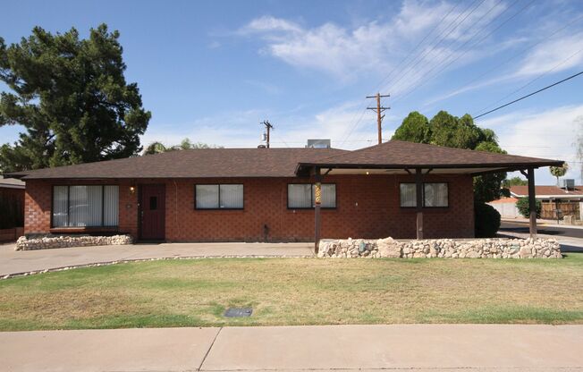 4 Bedroom Rental Home with Pool in Scottsdale!