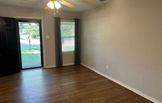 2 beds, 1 bath, $1,195