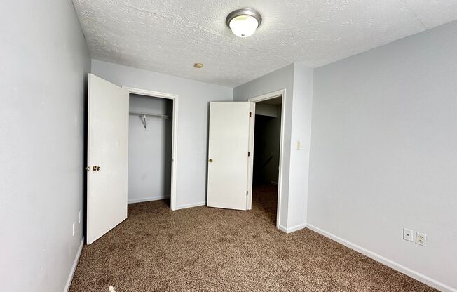 2 beds, 1.5 baths, $900, Unit 5