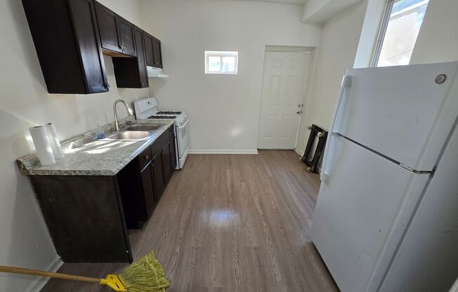 3 beds, 1 bath, $1,500