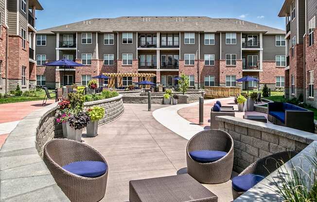 Courtyard at The Apartments at Lux 96 in Papillion, NE