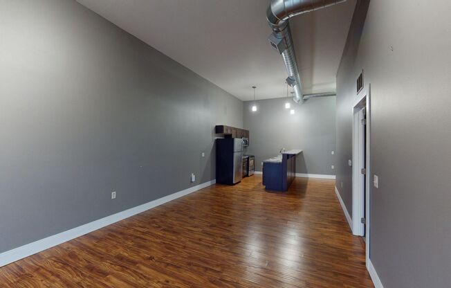 1 bed, 1 bath, 717 sqft, $1,200, Unit 115-112 (The Pearl)