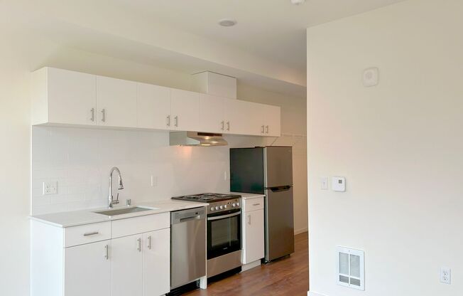 Studio, 1 bath, 240 sqft, $1,395, Unit 104