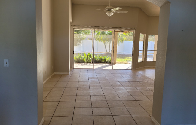 1906 SMOKETREE CIR
