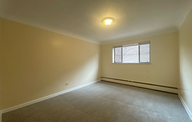 2 beds, 1 bath, 908 sqft, $1,495, Unit 108