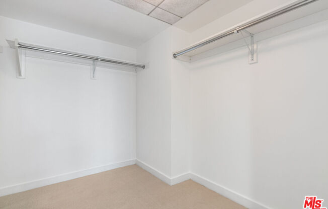 2 beds, 3 baths, 1,434 sqft, $8,000, Unit 1631