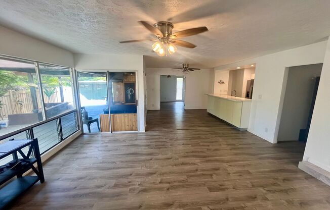 Modern Coastal Oasis: 1 Bedroom, 1 Bath All-Inclusive Retreat in Hawaii Kai