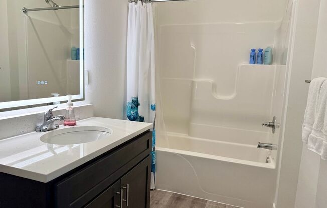 1 bed, 1 bath, 746 sqft, $1,350, Unit 123 Boneset Ave. Apt 5