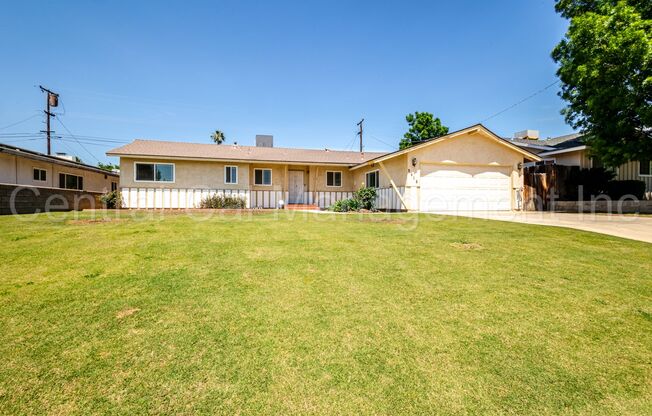 3 Bedroom, 2 Bath Home Near Bakersfield College - $1995 Per Month!