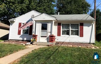 Cute 2 Bedroom 1 Bath House!