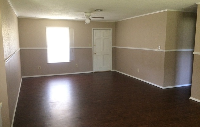 3 beds, 2 baths, $1,595