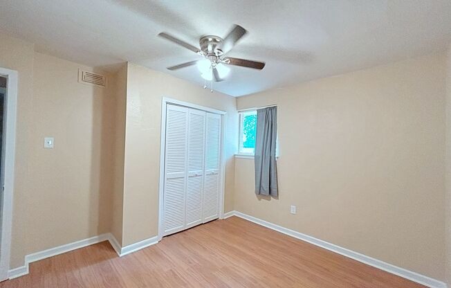 3 beds, 1 bath, $1,100