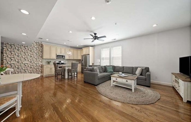 37 COFFEY ST