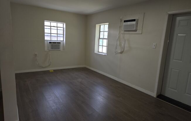 Ruskin rental