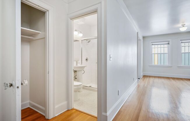 Studio, 1 bath, 464 sqft, $1,350, Unit 505