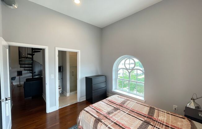 2 beds, 2 baths, $2,095, Unit Apt 40