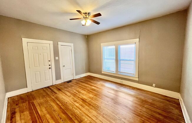 1 bed, 1 bath, 810 sqft, $1,199, Unit Unit 2