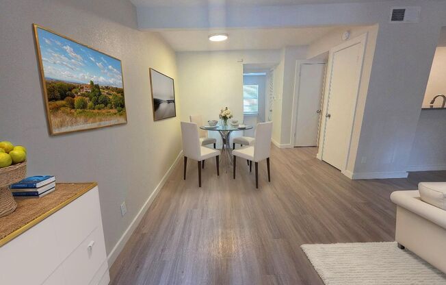 1 bed, 1 bath, 700 sqft, $1,096, Unit ELP2200-216