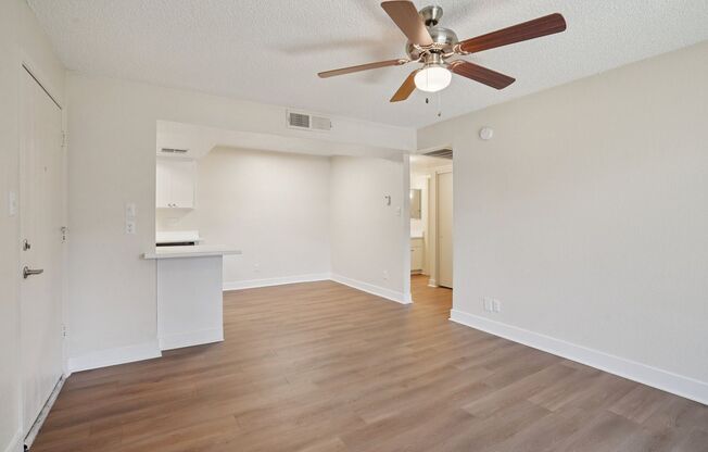 1 bed, 1 bath, 605 sqft, $1,225, Unit 1016