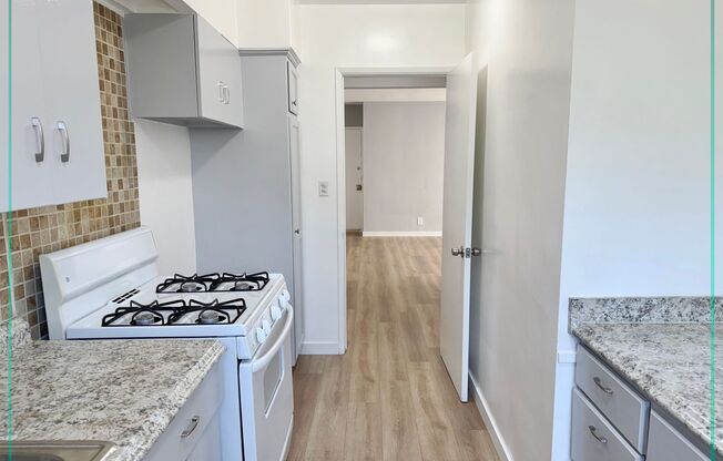 1 bed, 1 bath, 660 sqft, $1,800, Unit 113