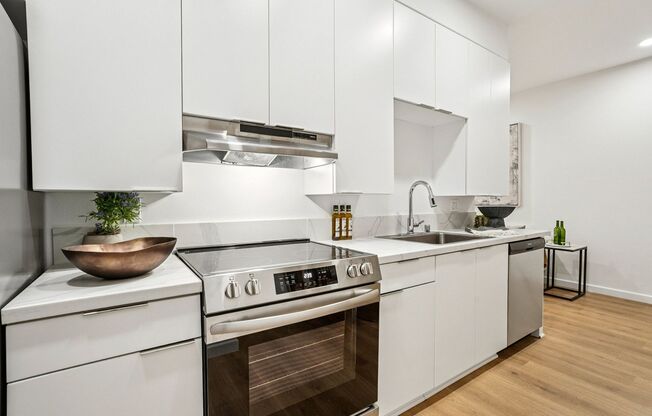 8733 Reading Ave - The Stride