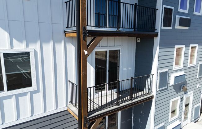 2 beds, 1 bath, 800 sqft, $1,800, Unit 20 Kasey- 102