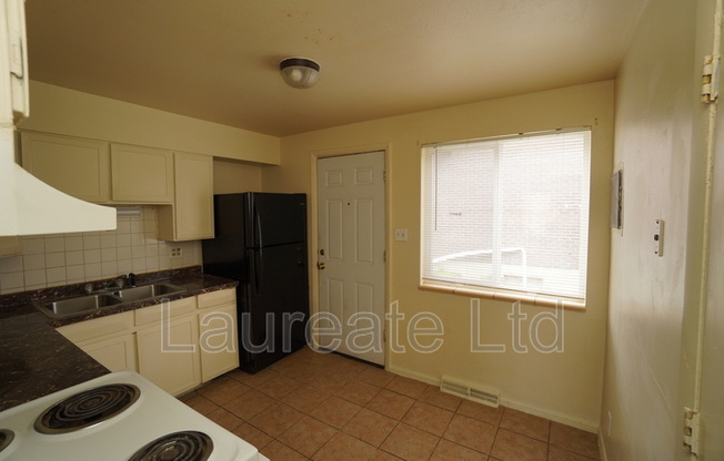 5667 W 26 AVE