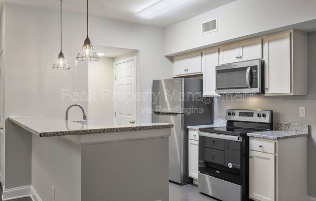 1 bed, 1 bath, 814 sqft, $1,195, Unit 11