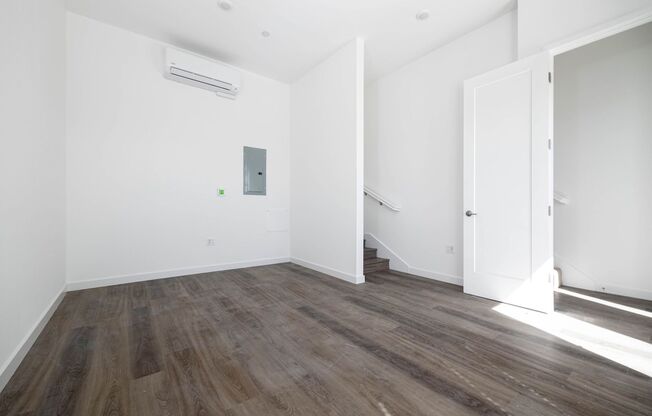 341 E 30 ST 2936 D AVE