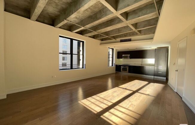 1 bed, 1 bath, 805 sqft, $2,998, Unit 607