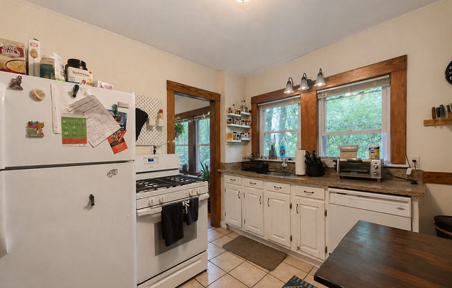 112 COLBORNE RD