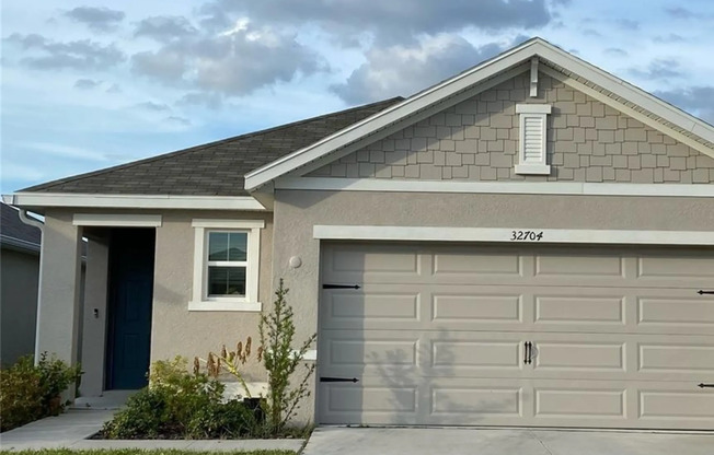 32704 CANYONLANDS DR