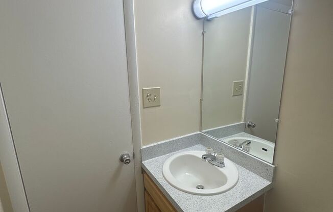 3 beds, 2 baths, 1,300 sqft, $2,100, Unit 3335 #202