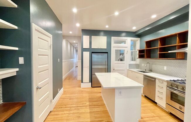 Mission Dolores Park Modern 2BR/1BA Delight! Laundry! Private Outdoor Space! Storage!  PROGRESSIVE