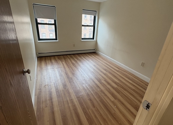 1 bed, 1 bath, 482 sqft, $2,009, Unit 35