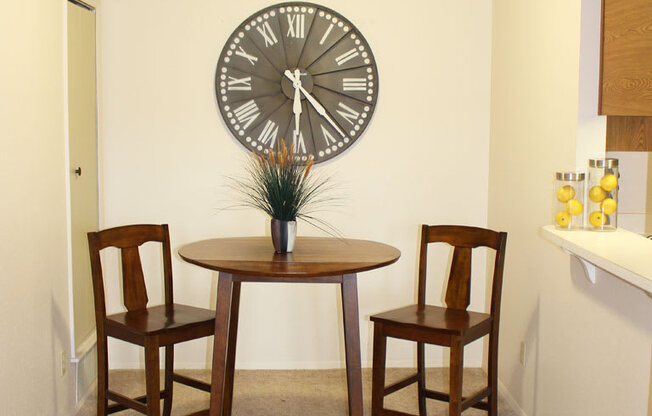 Dining Area at Trappers Cove Apartments, Lansing