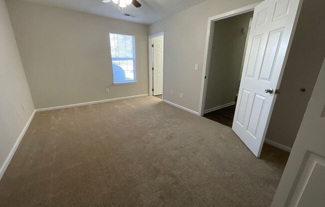 2 beds, 2 baths, 1,190 sqft, $1,550, Unit 2708-3 - Remodel