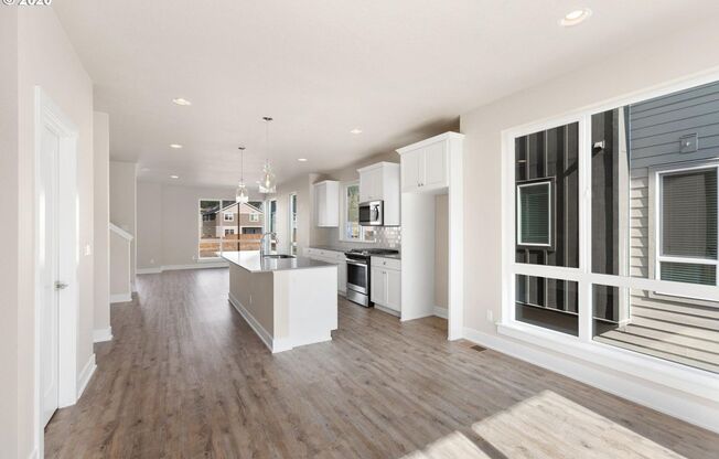 BEAUTIFUL NEWER CONSTRUCTION 4 BD HOME W/2 CAR GARAGE, W/D IN UNIT, AND MORE!