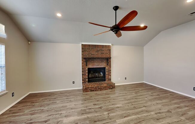 Stunning 3 Bedroom 2 Bathroom In Edmond Schools