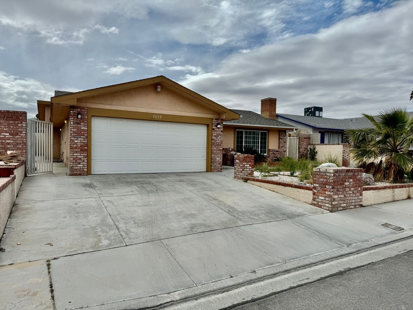 Home for Rent! 3beds W/ Pool! Recently renovated
