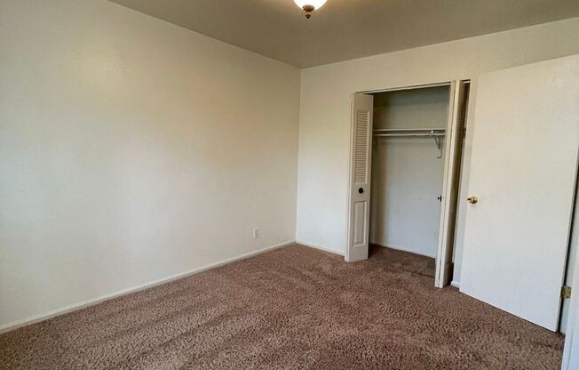 Spacious 2-Bedroom Apartment for Rent at 62 Glen Royal #8
