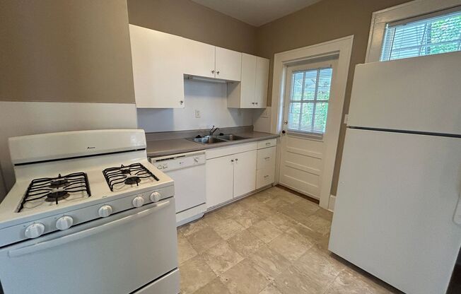 Adorable One Bedroom Apartment in Dilworth!