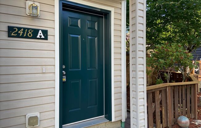 Delridge SW Seattle Townhouse 2 Bedroom 1 Bath 1 Car Garage
