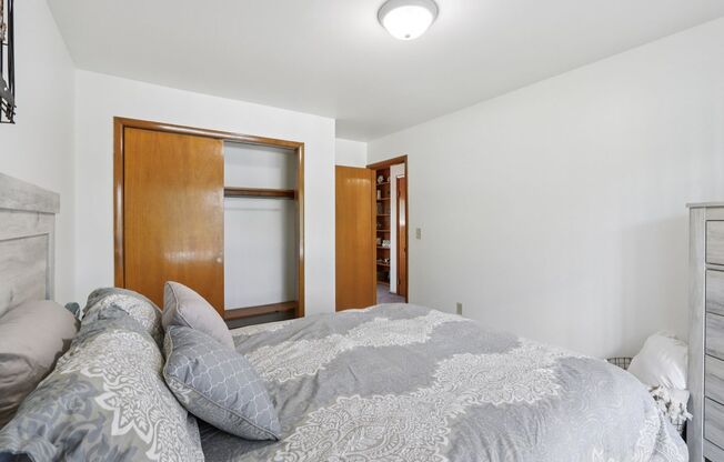 2 beds, 1 bath, 660 sqft, $1,175