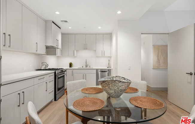 2 beds, 2 baths, 1,160 sqft, $5,395, Unit 107