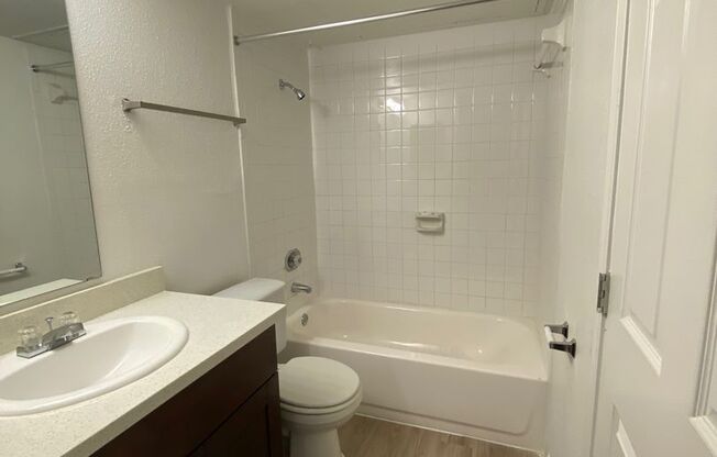 1 bed, 1 bath, 640 sqft, $980, Unit 2403