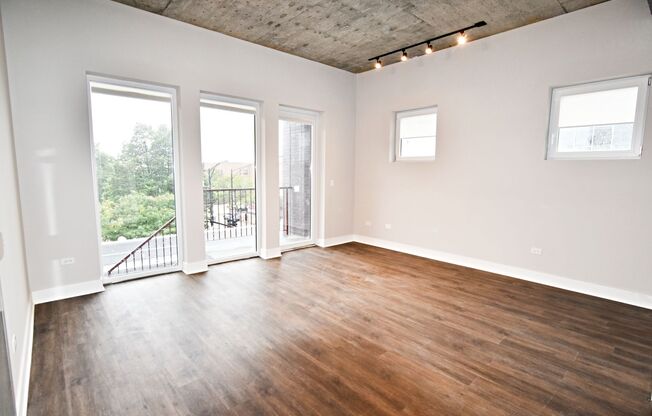 3 beds, 2 baths, 1,215 sqft, $4,800, Unit 3833-301